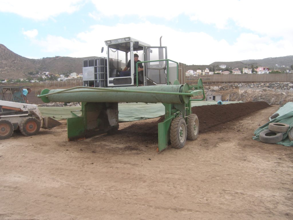 Agricultura ecológica. Proyecto compostaje en finca ecológica para nutrir a parque santiago