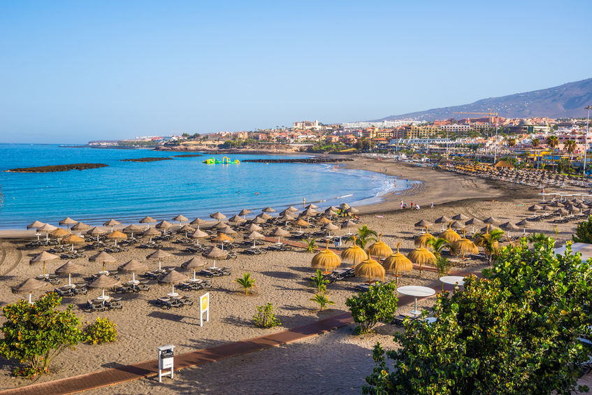 Playa de Torviscas en el sur de Tenerife. 'No tensemos la cuerda del turismo' por Jorge Marichal.
